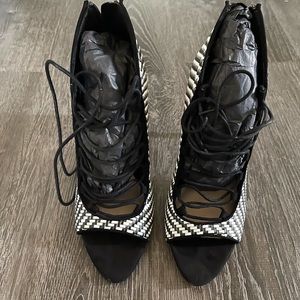 Black and white Zara heels - size 9
